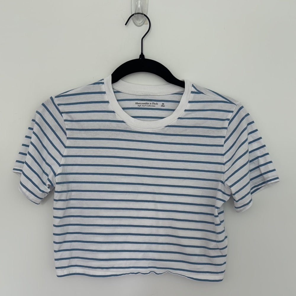Abercrombie & Fitch Blue and White Striped Crop Top - Size XS